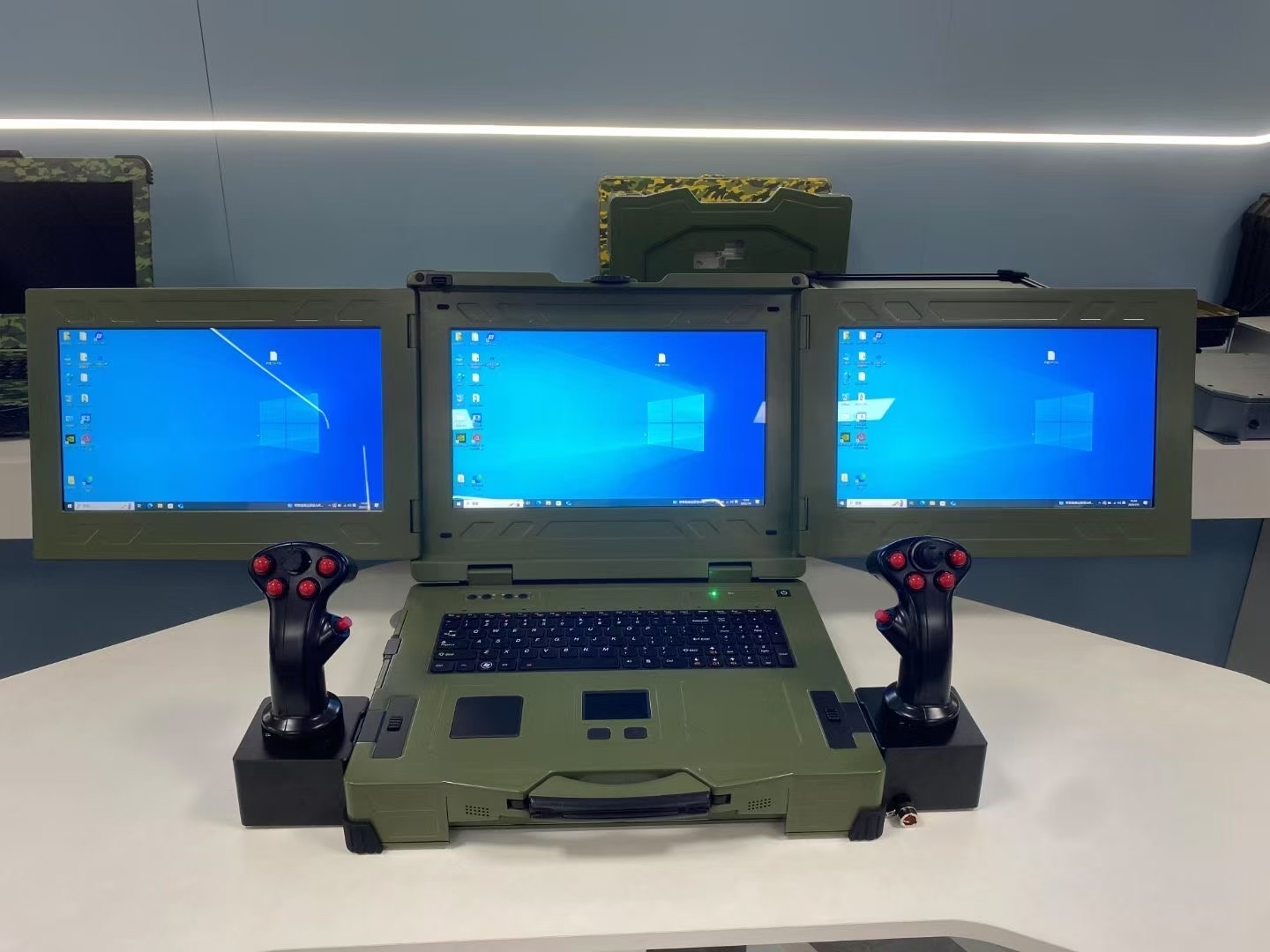 Mission-grade triple-display rugged platform